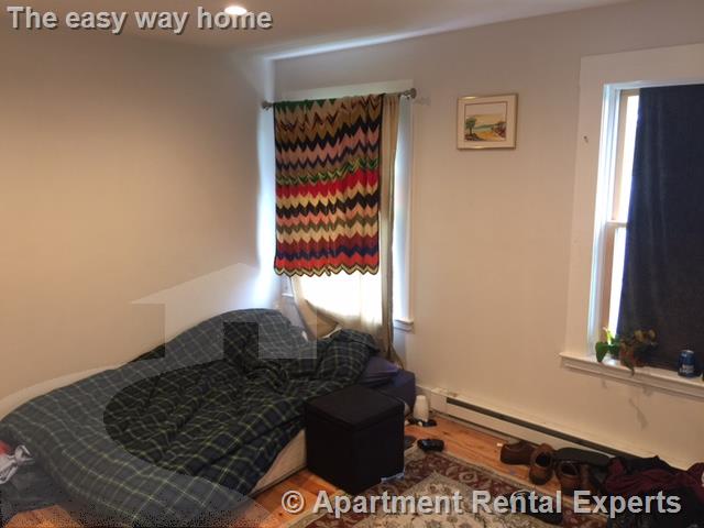 14 Renfrew St, Tufts