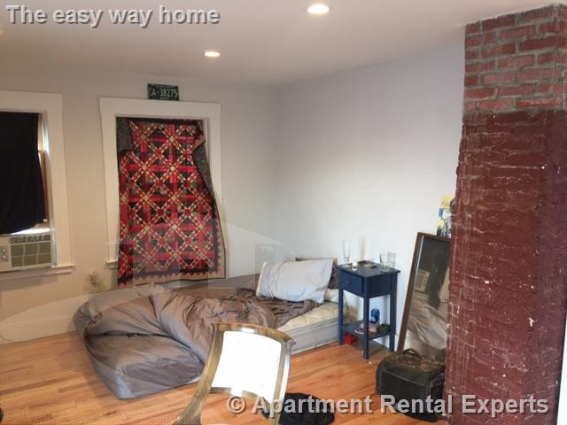 14 Renfrew St, Tufts