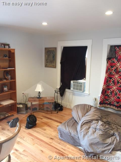 14 Renfrew St, Tufts