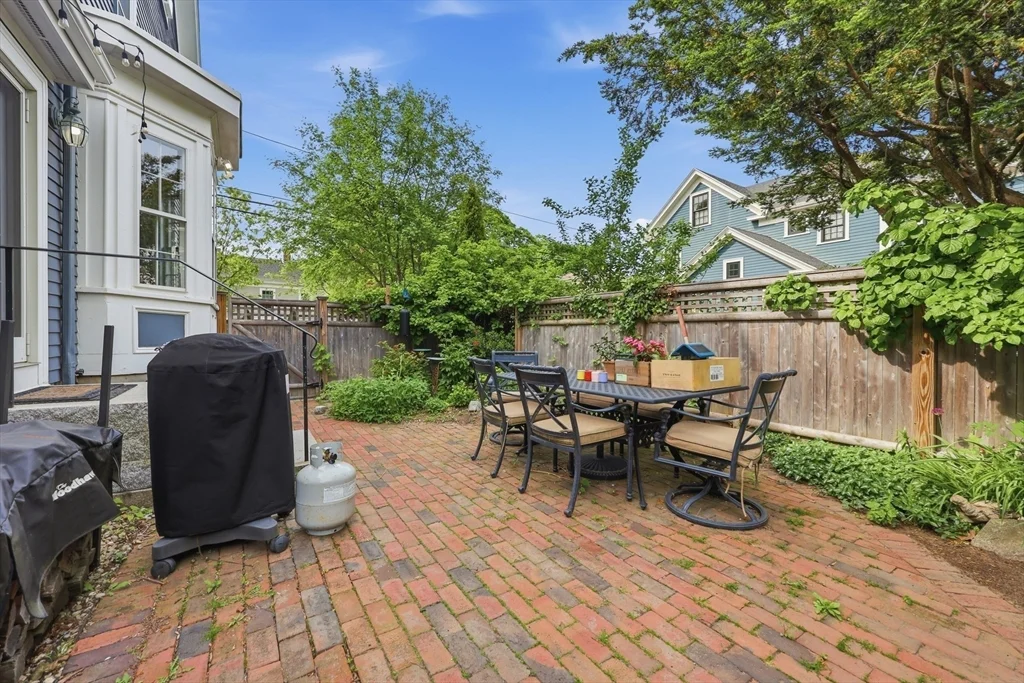 37 Marlboro St, Newburyport