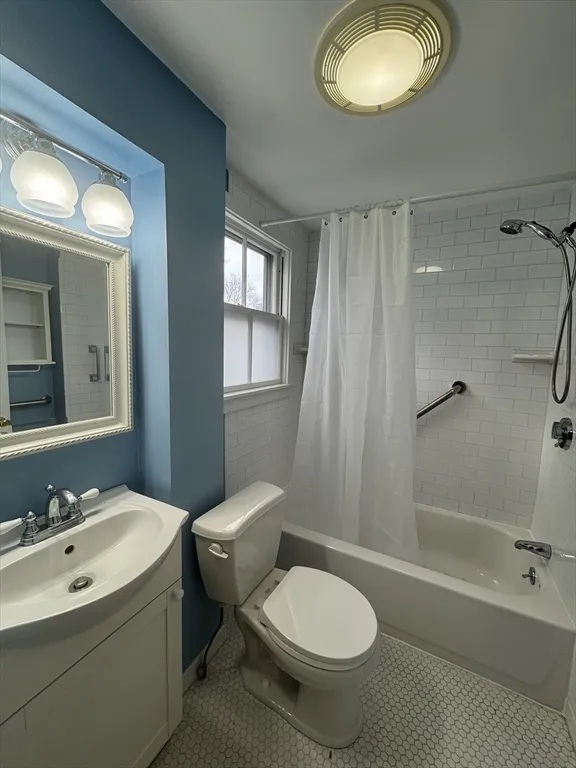 38 Park St, Tufts University