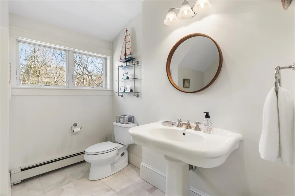 110 Clamshell Cove Rd, Cotuit