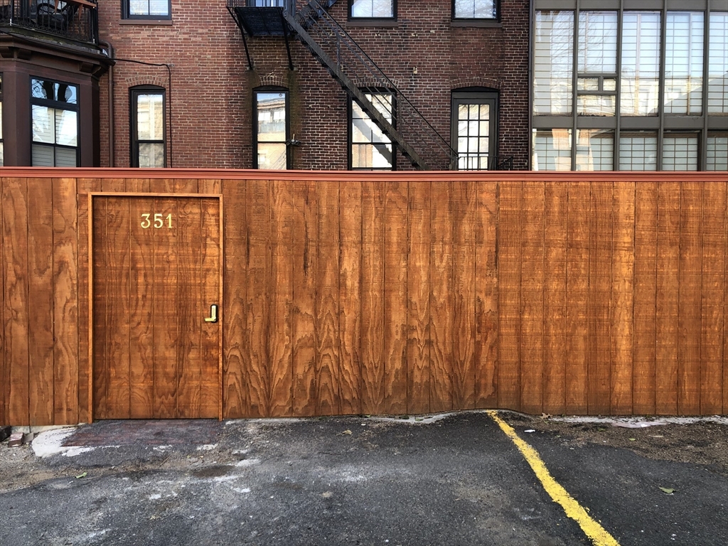 351 Marlborough St, Back Bay