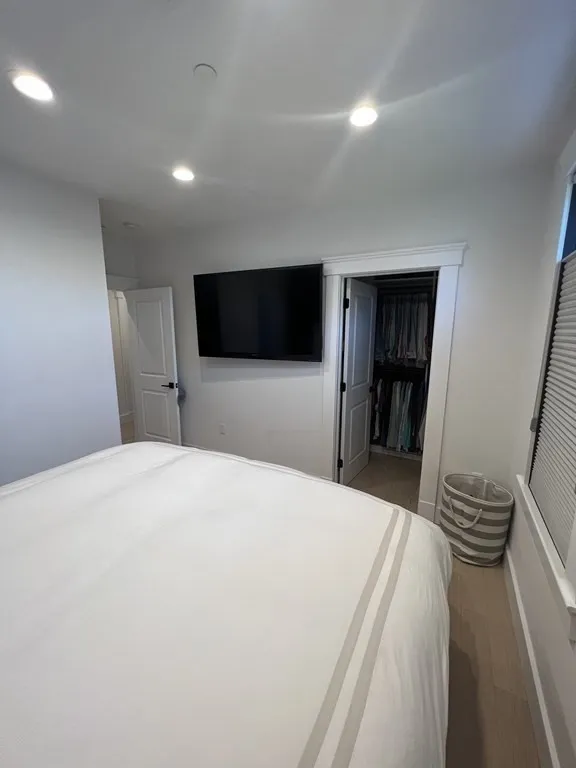 398 Bremen St, East Boston