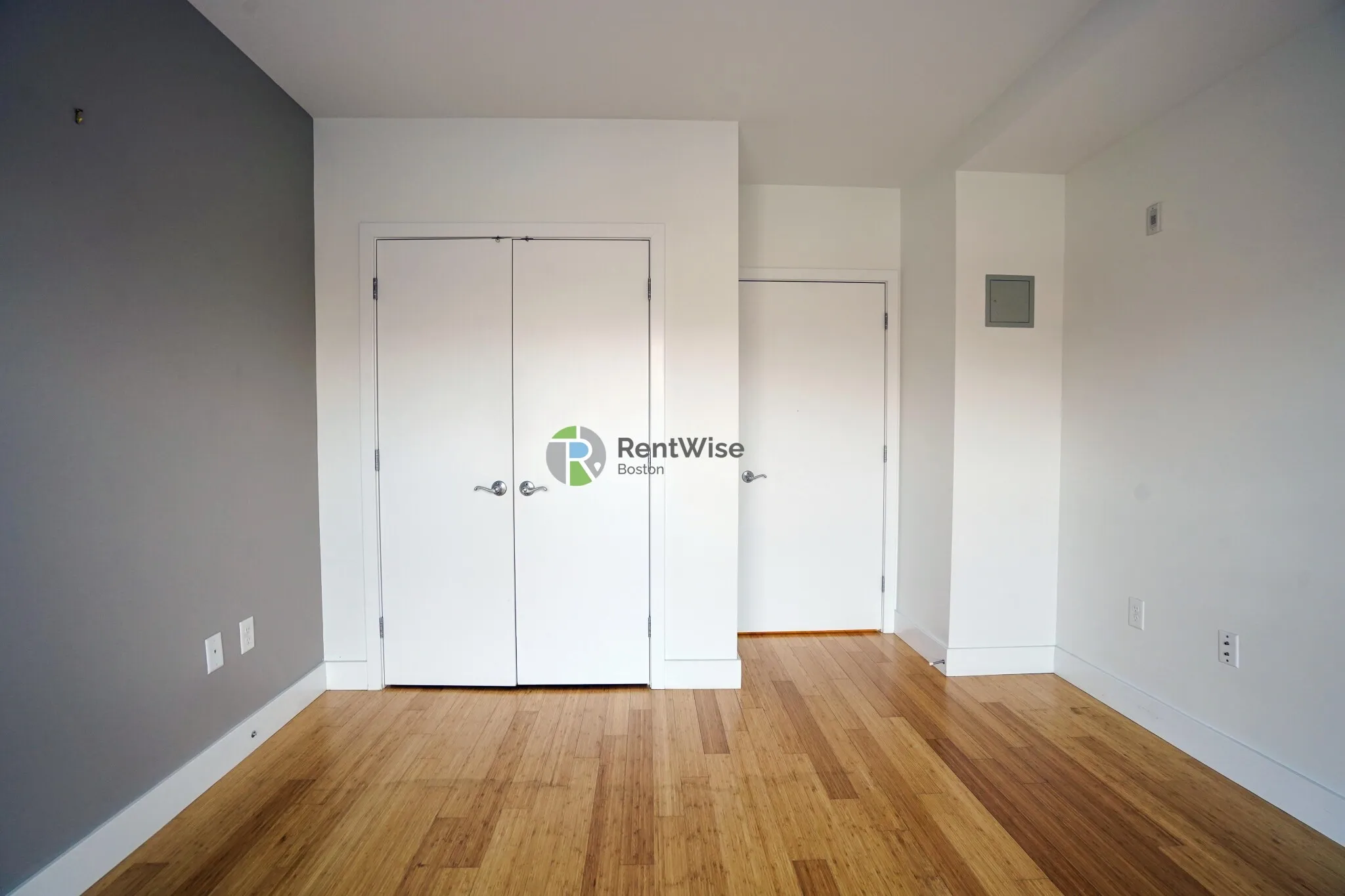 1085 Boylston St, Fenway