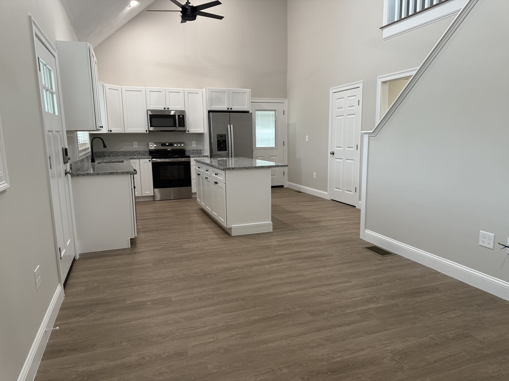 13 Glacier Path, Middleboro