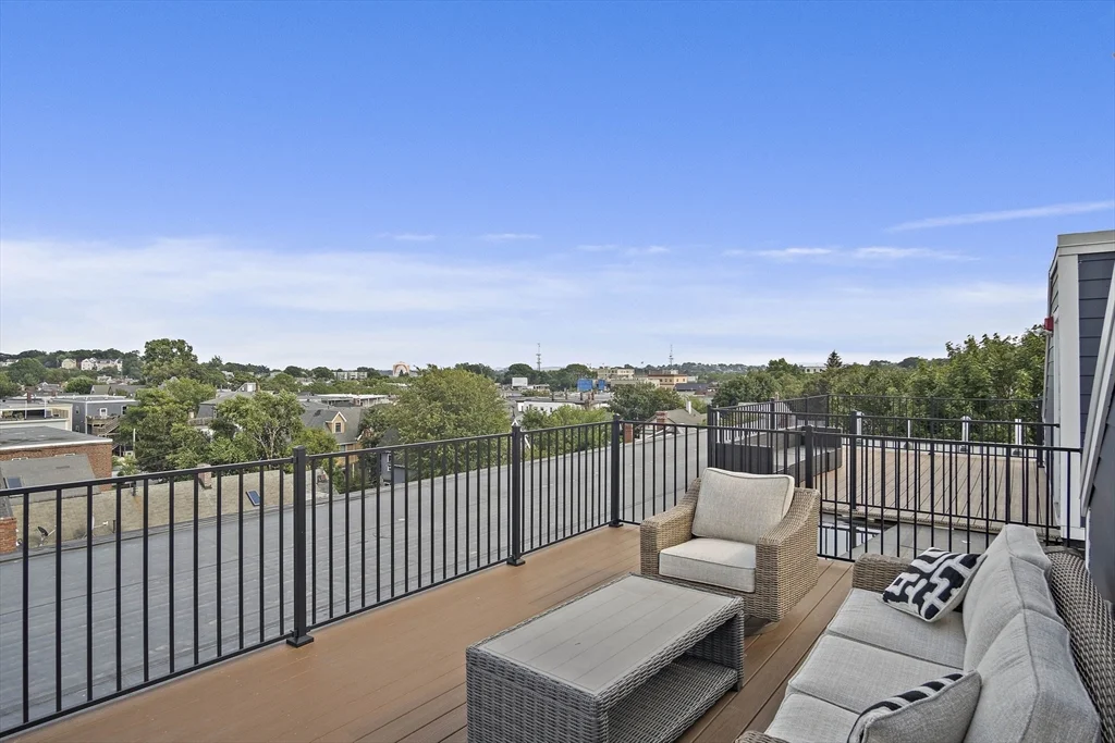 32 Pearl St, Dorchester