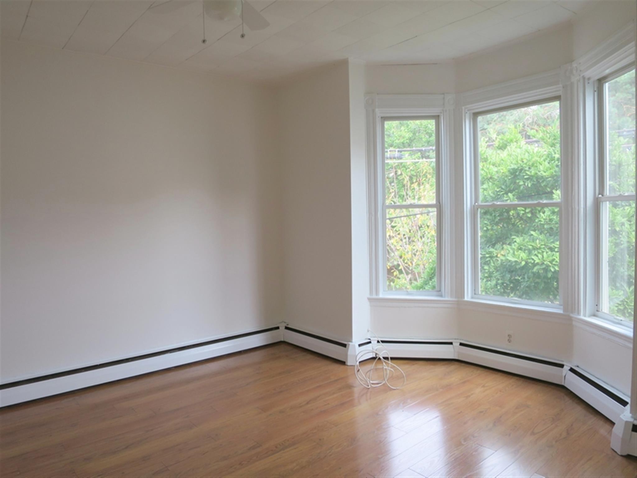 2 bed, 1 bath apartment for rent at 41 Hinckley St Unit 2, Magoun Square — photo 8 of 12