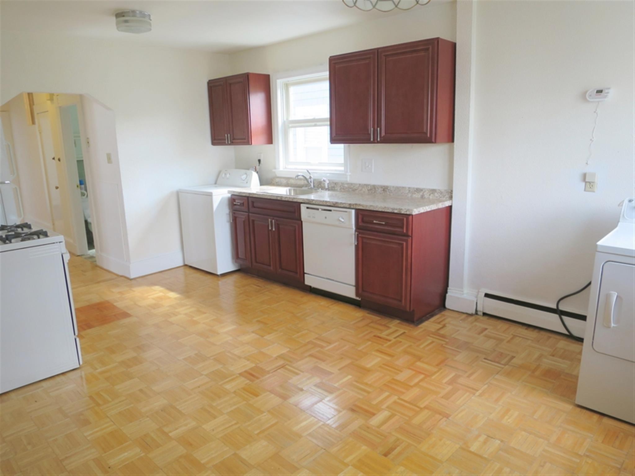2 bed, 1 bath apartment for rent at 41 Hinckley St Unit 2, Magoun Square — photo 3 of 12