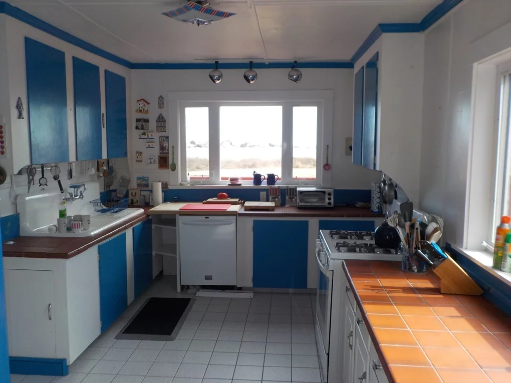 186 Brayton Point Rd, Acoaxet