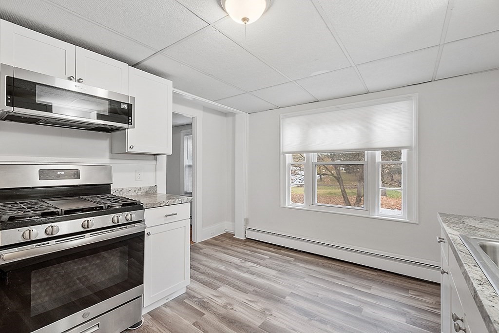 8 Main St, Pepperell