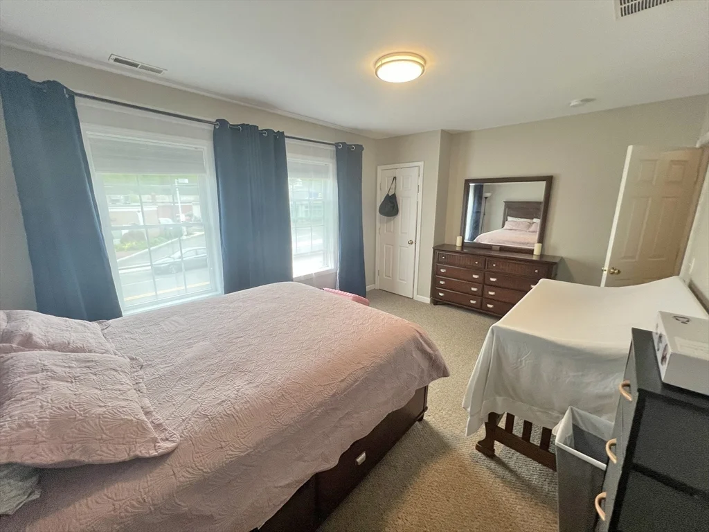 208 N Main St ,, Andover