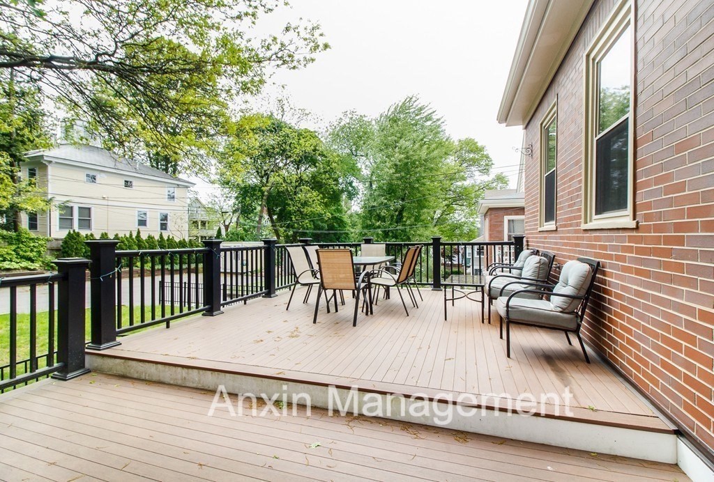 33 Mapleton St, Brighton