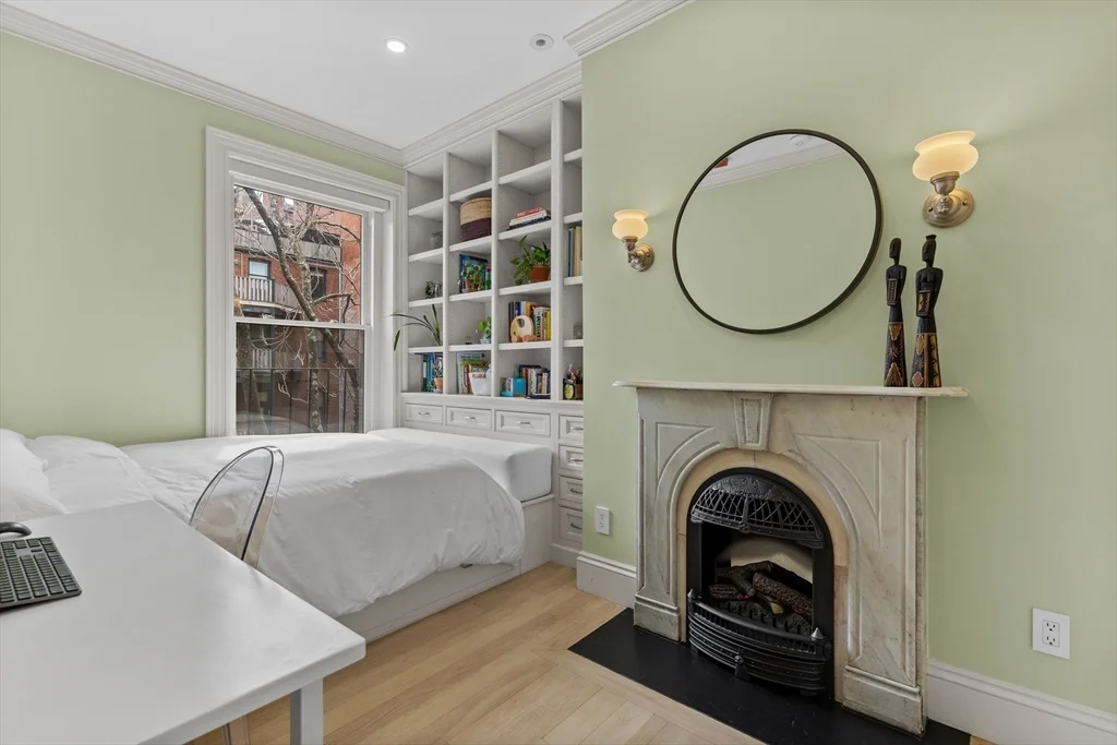 238 Marlborough St, Back Bay