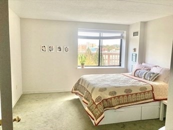 1933 Commonwealth Ave, Brighton