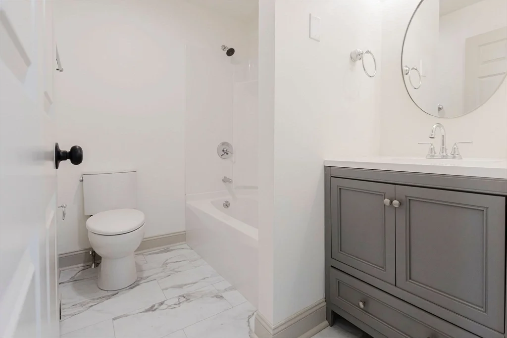 2591 Washington St, Roxbury