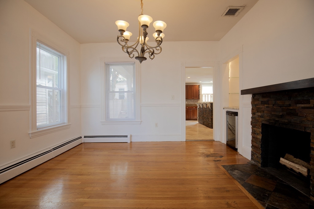 115 Taylor St, Waltham