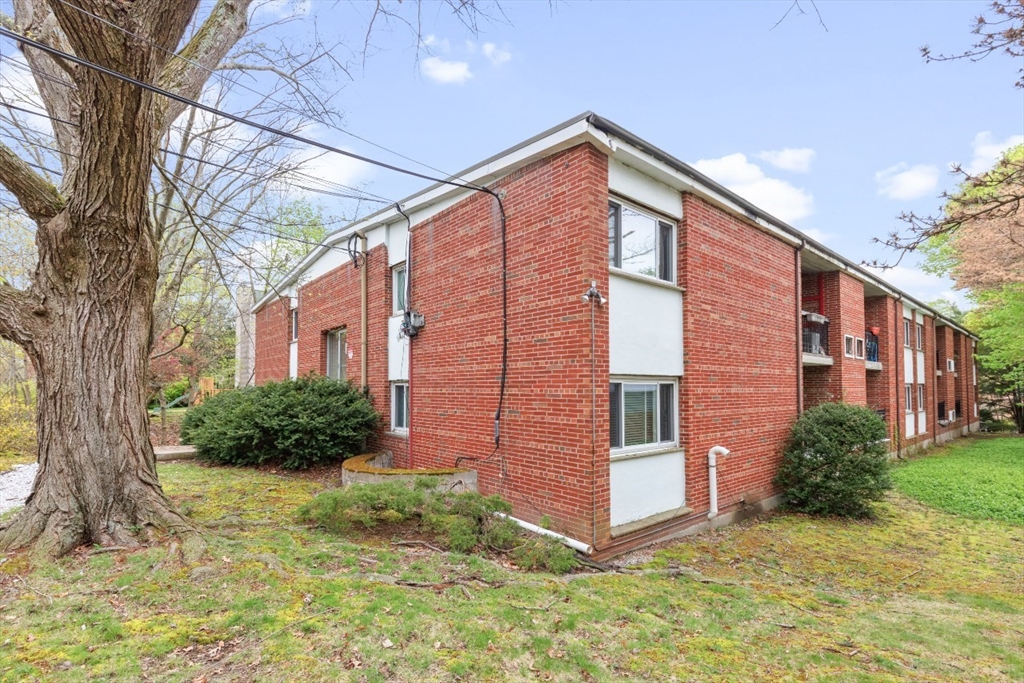 300 Tremont St, Newton