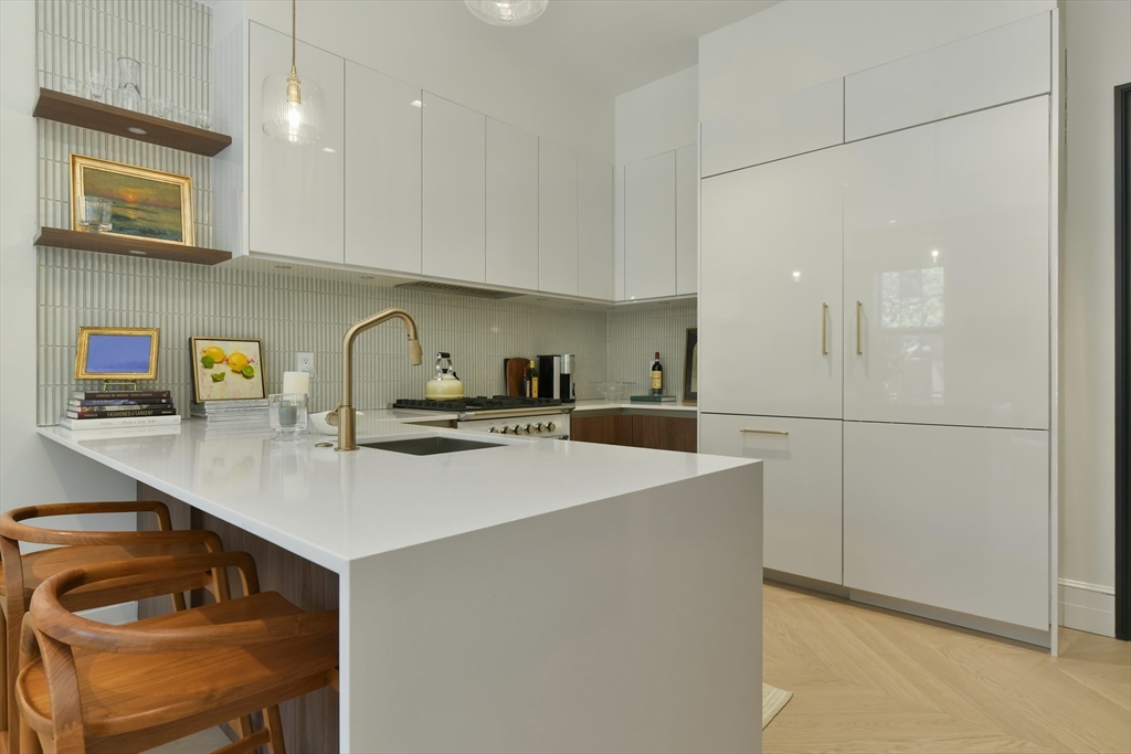 112 Charles St, Beacon Hill