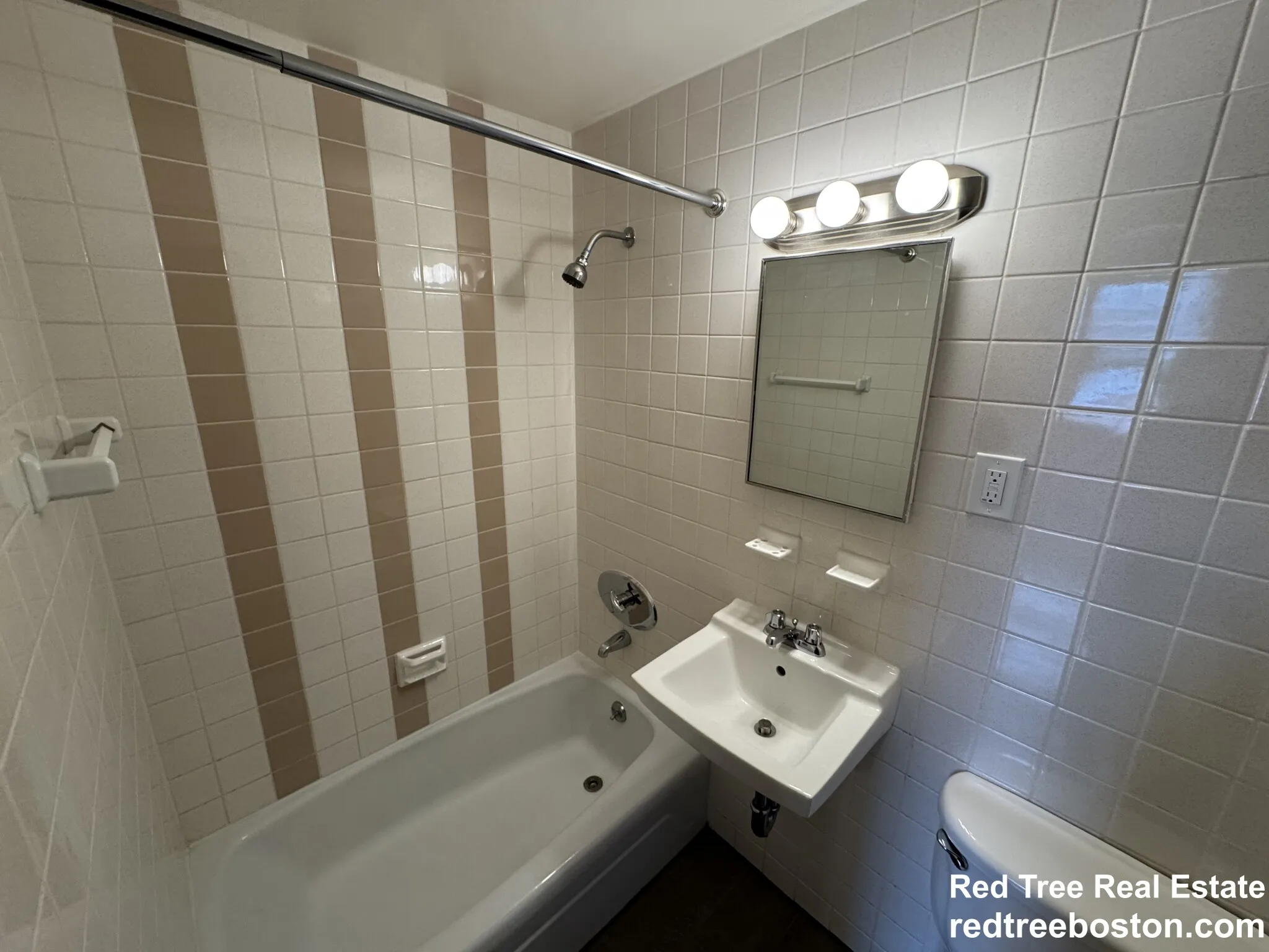 168 North Beacon St, Brighton