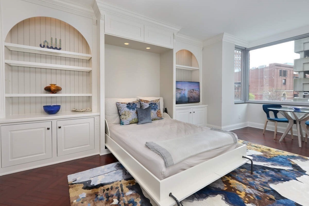 1 Charles Street South, Back Bay