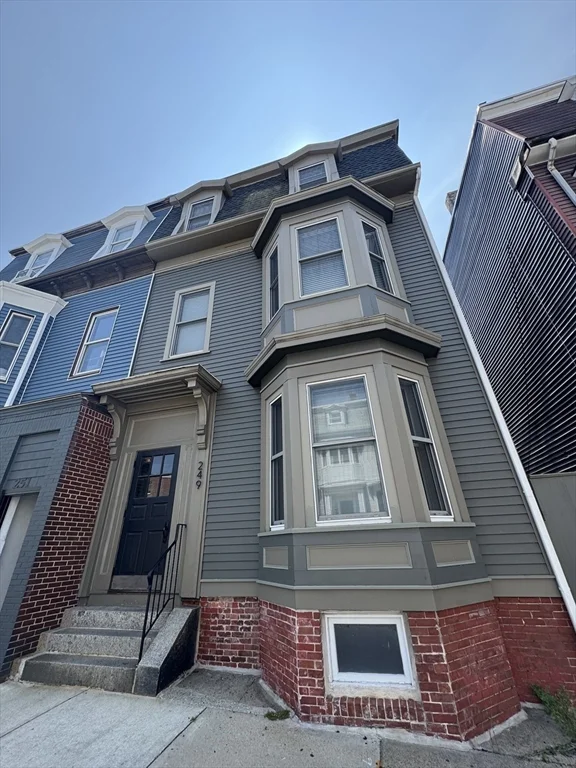 249 Lexington St, Eagle Hill