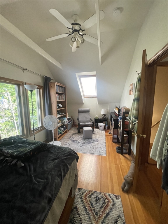 20 Burnham St, Tufts