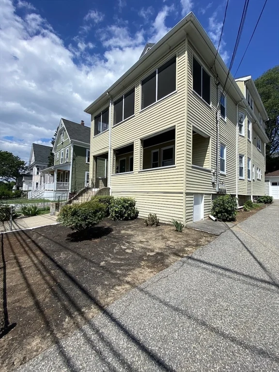 27 Conwell Ave, West Somerville