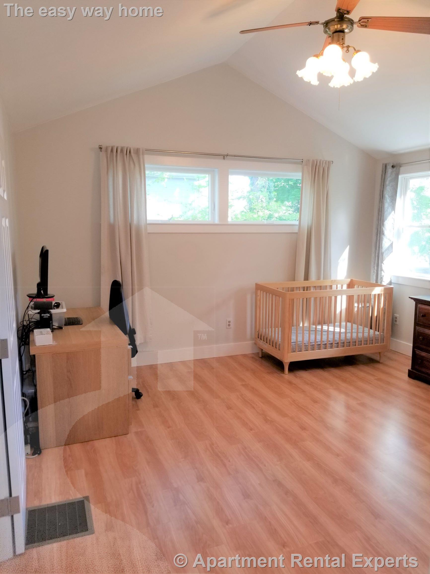 12R Conwell Ave, Tufts