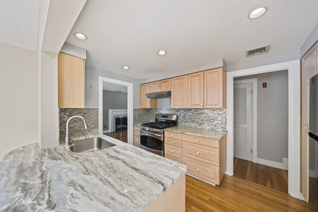 55 Evelyn Rd, Needham