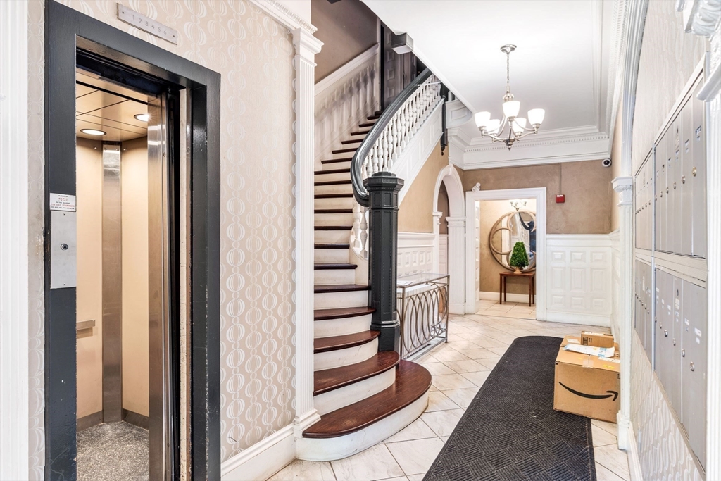 373 Commonwealth Ave, Back Bay