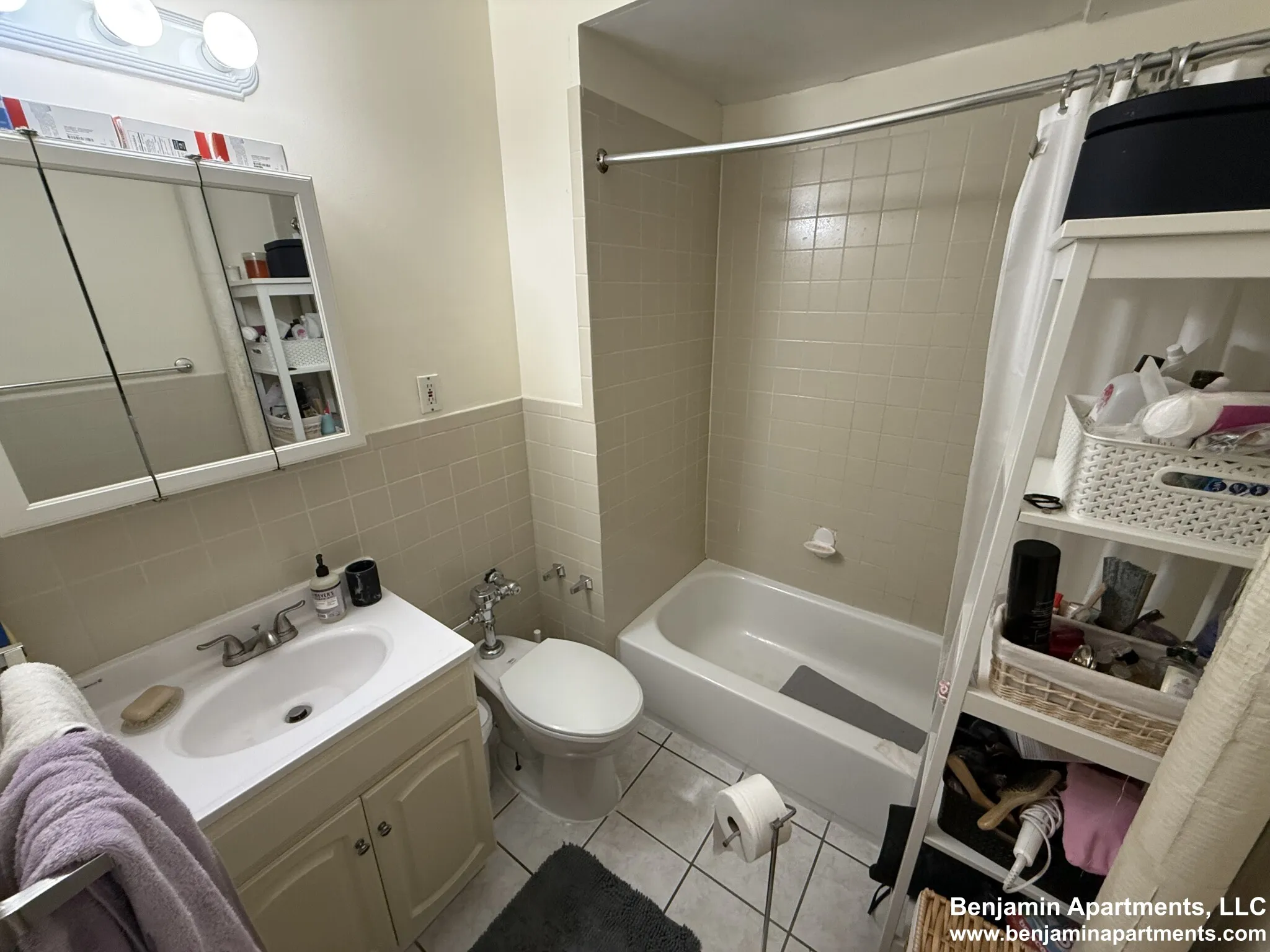 879 Beacon St, Fenway