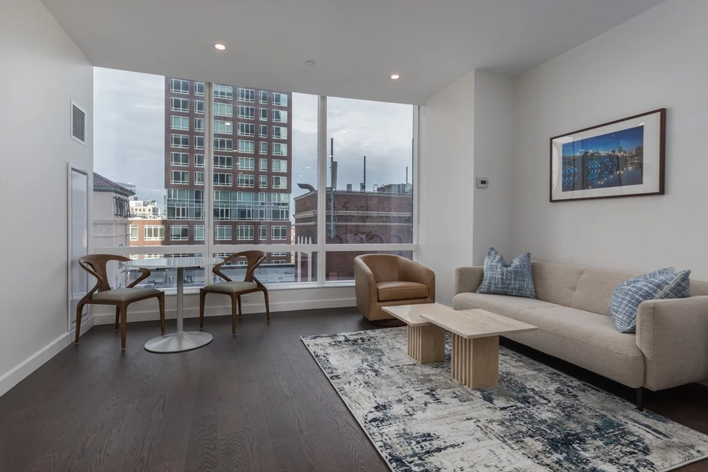 40 Trinity Pl, Back Bay