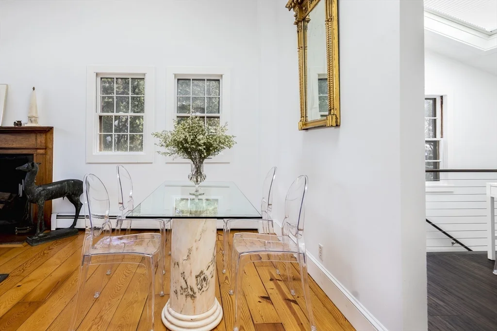 5 Stacey Ct, Marblehead