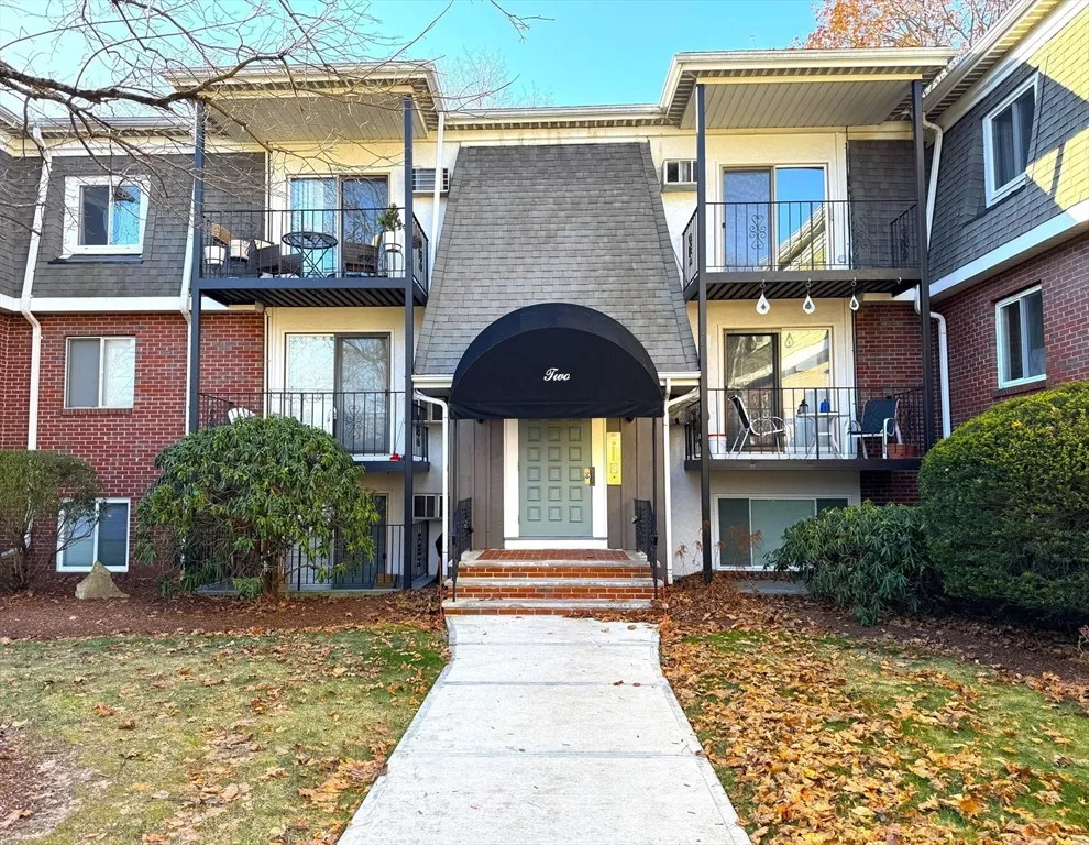 80 Walnut St, Canton