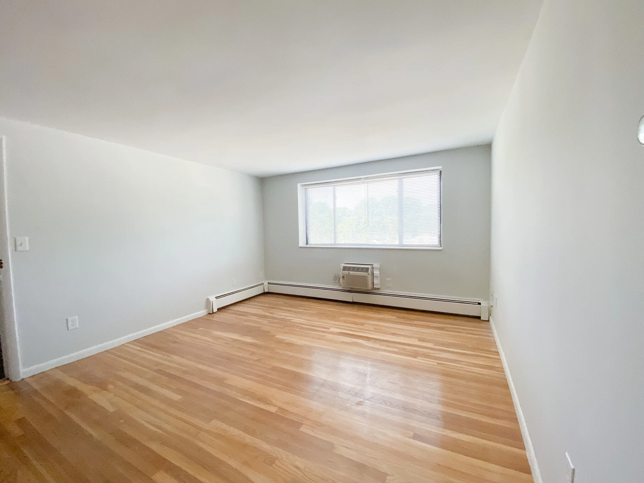 280 Hyde Park Ave, Jamaica Plain