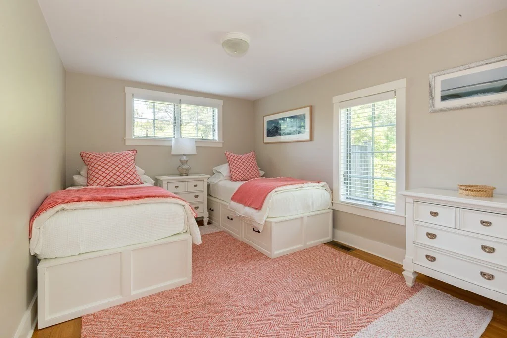 12 Pond View Dr, Nantucket