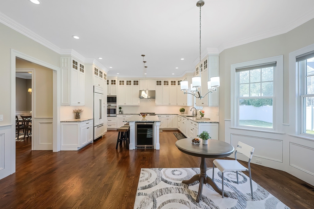 7 Marshall Rd, Wellesley