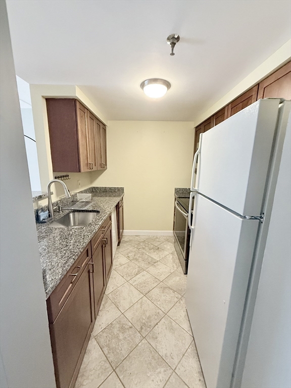 1933 Commonwealth Ave, Brighton