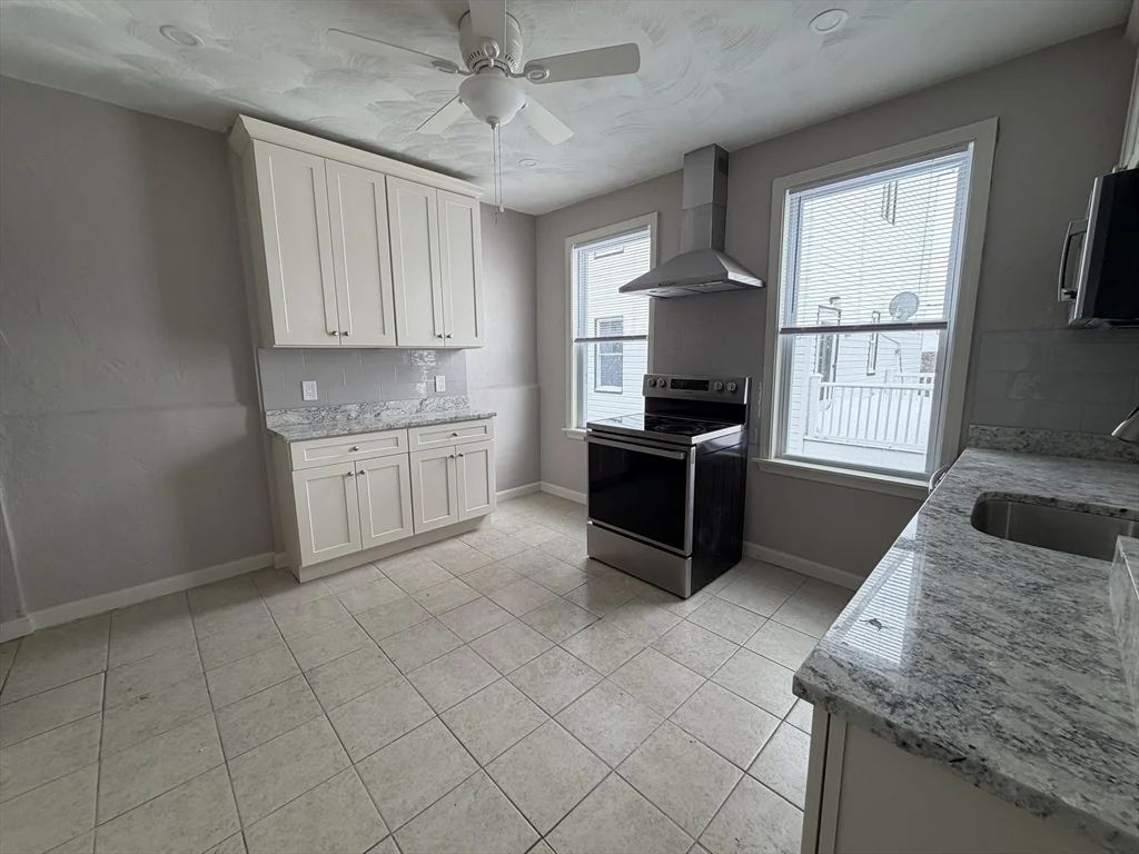 106 Malden St, Everett