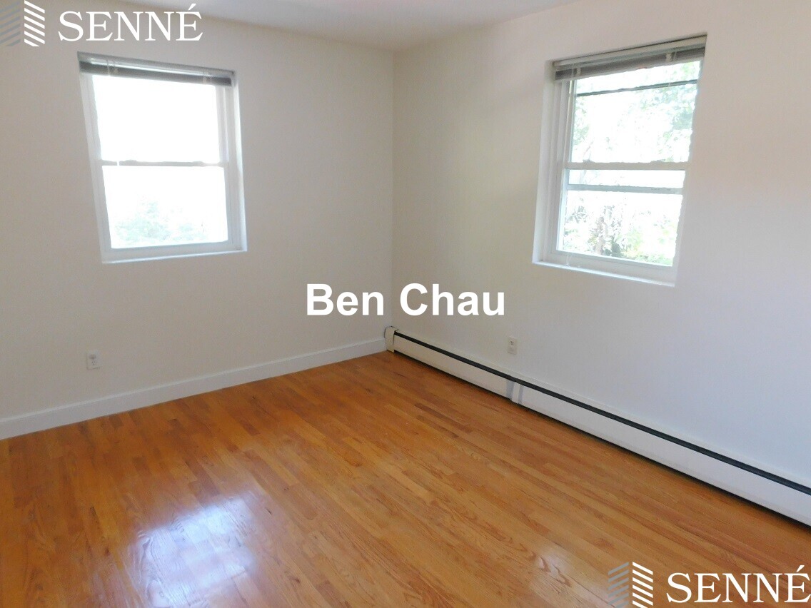 11 Cogswell Ave, North Cambridge