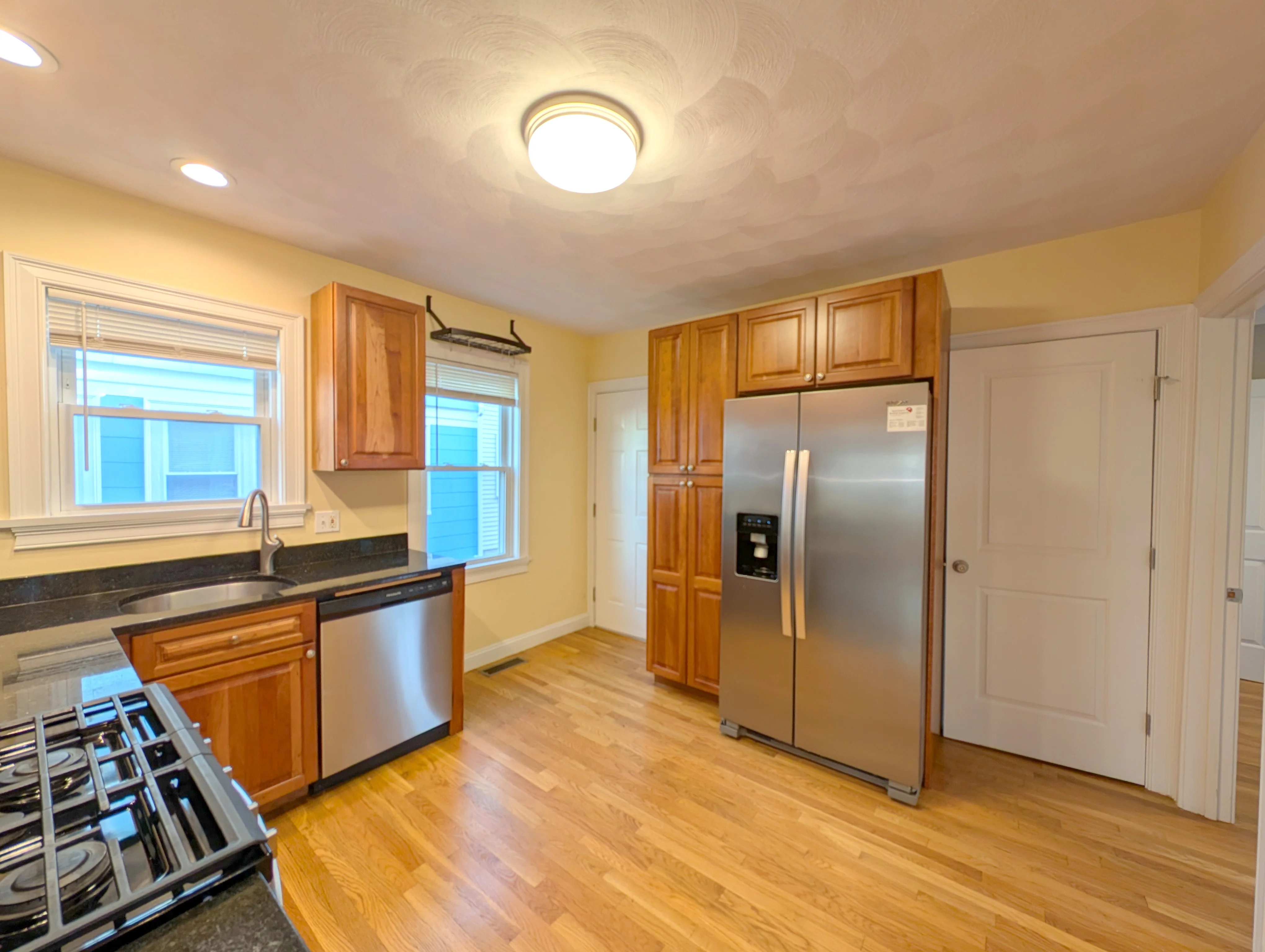 615 Boston Ave, Medford