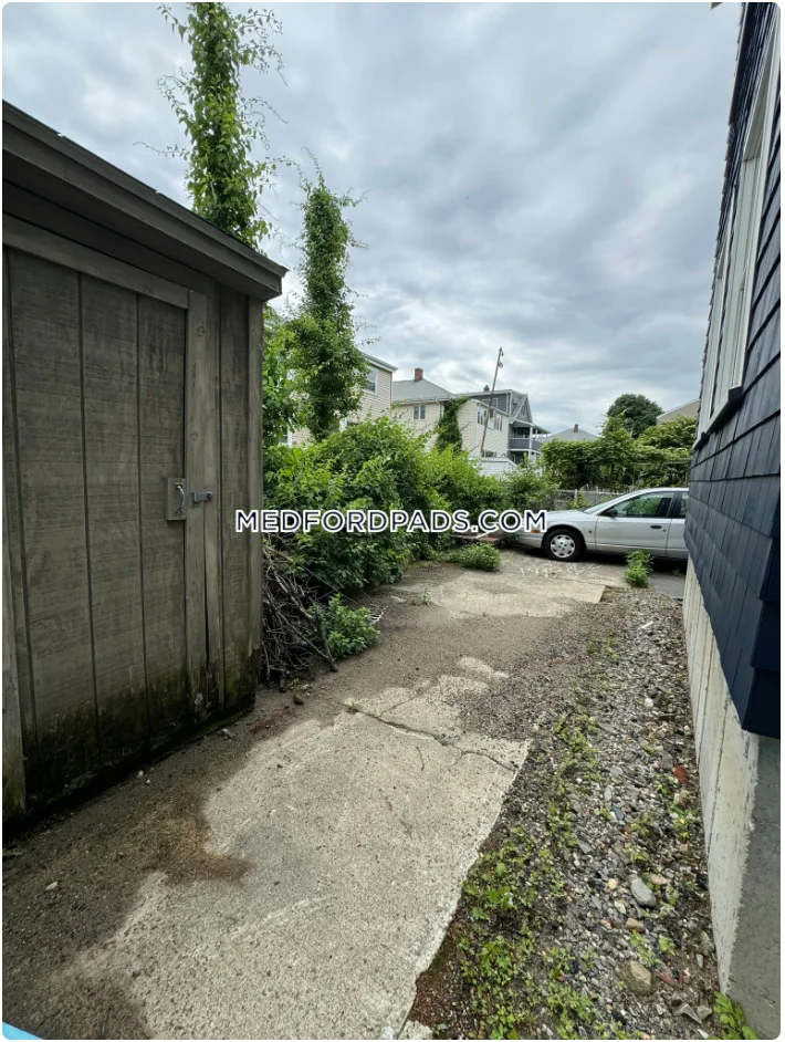 21 Renfrew St, Tufts University