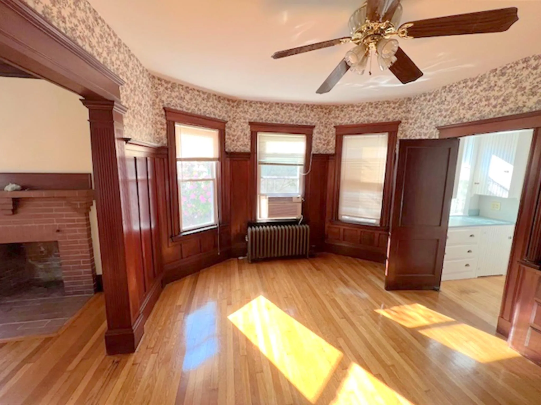 76 Powder House Boulevard, Tufts