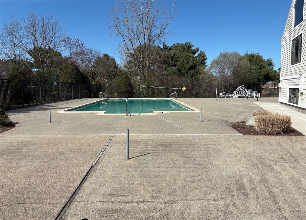 72 Ethyl Way, Stoughton