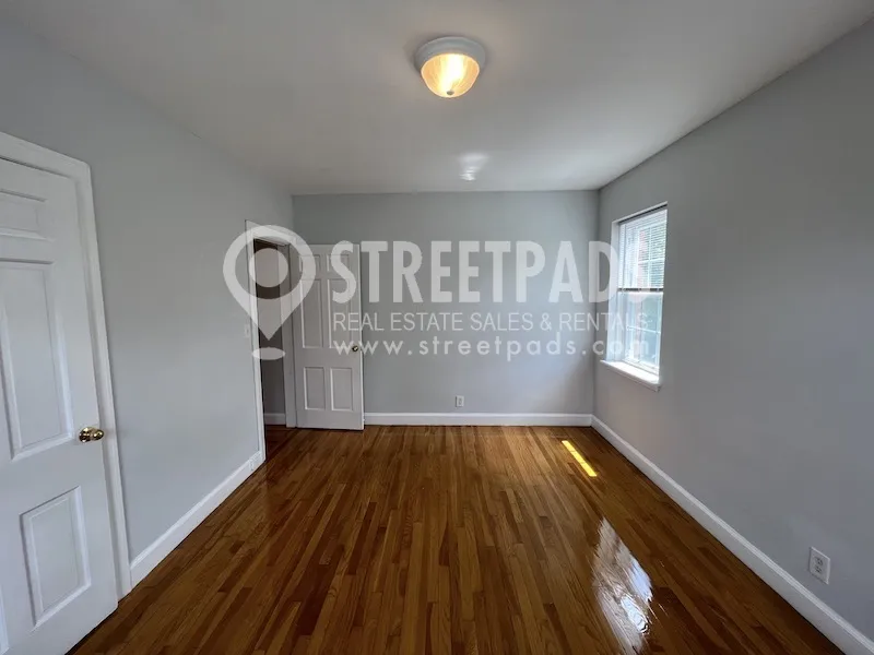 1163 Beacon St, Longwood