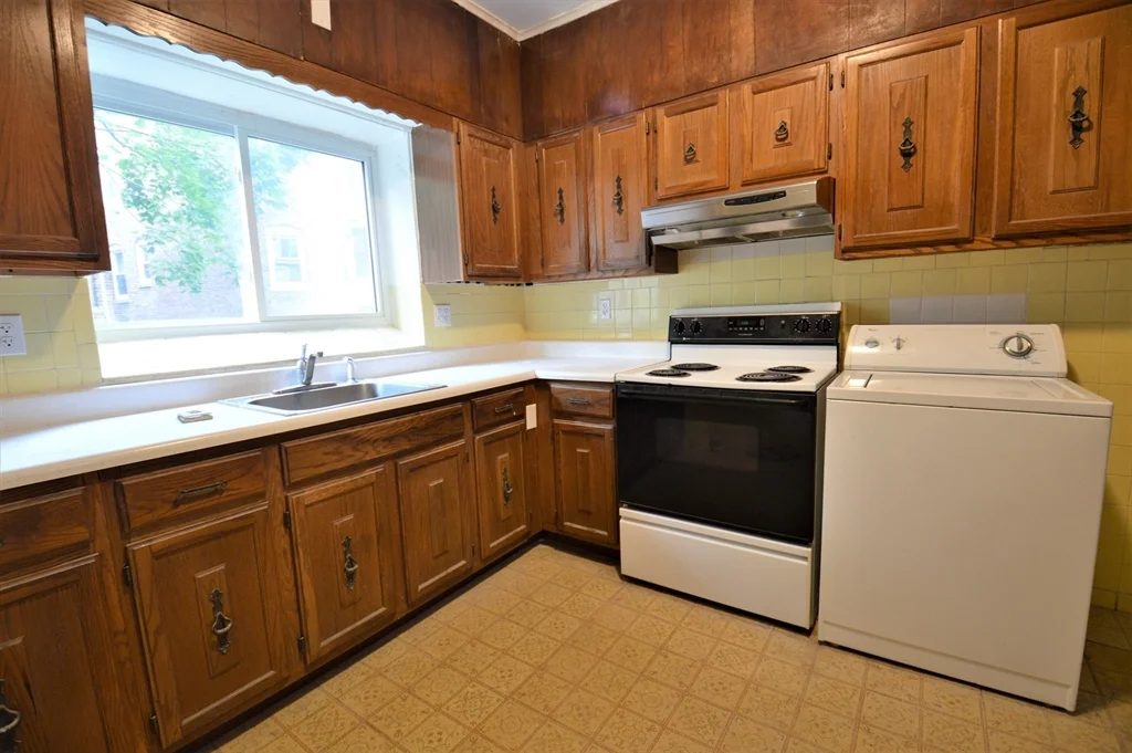 141 Fuller St, North Brookline
