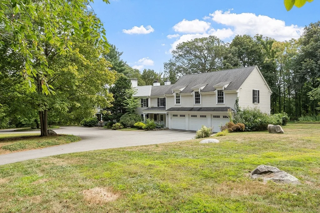 251A Old Billerica Rd, Bedford