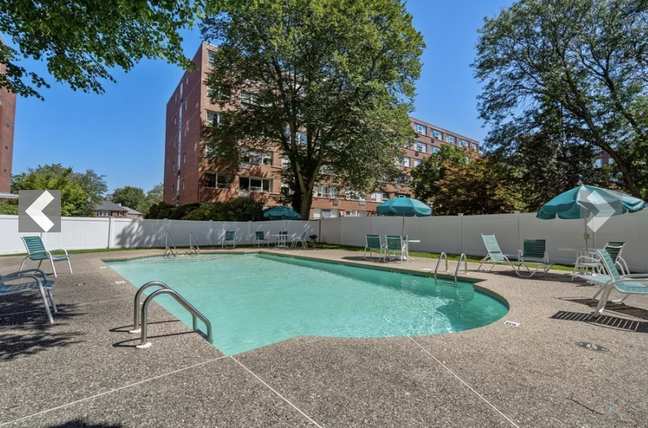 20 Hammond Pond Pkwa, Chestnut Hill