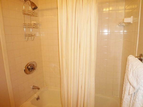 1643 Cambridge St, Mid-Cambridge